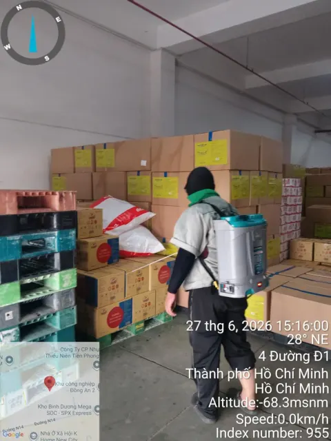 Xử lý mặt sàn và khe kệ sắt trong kho hàng tại nhà máy và kho xưởng