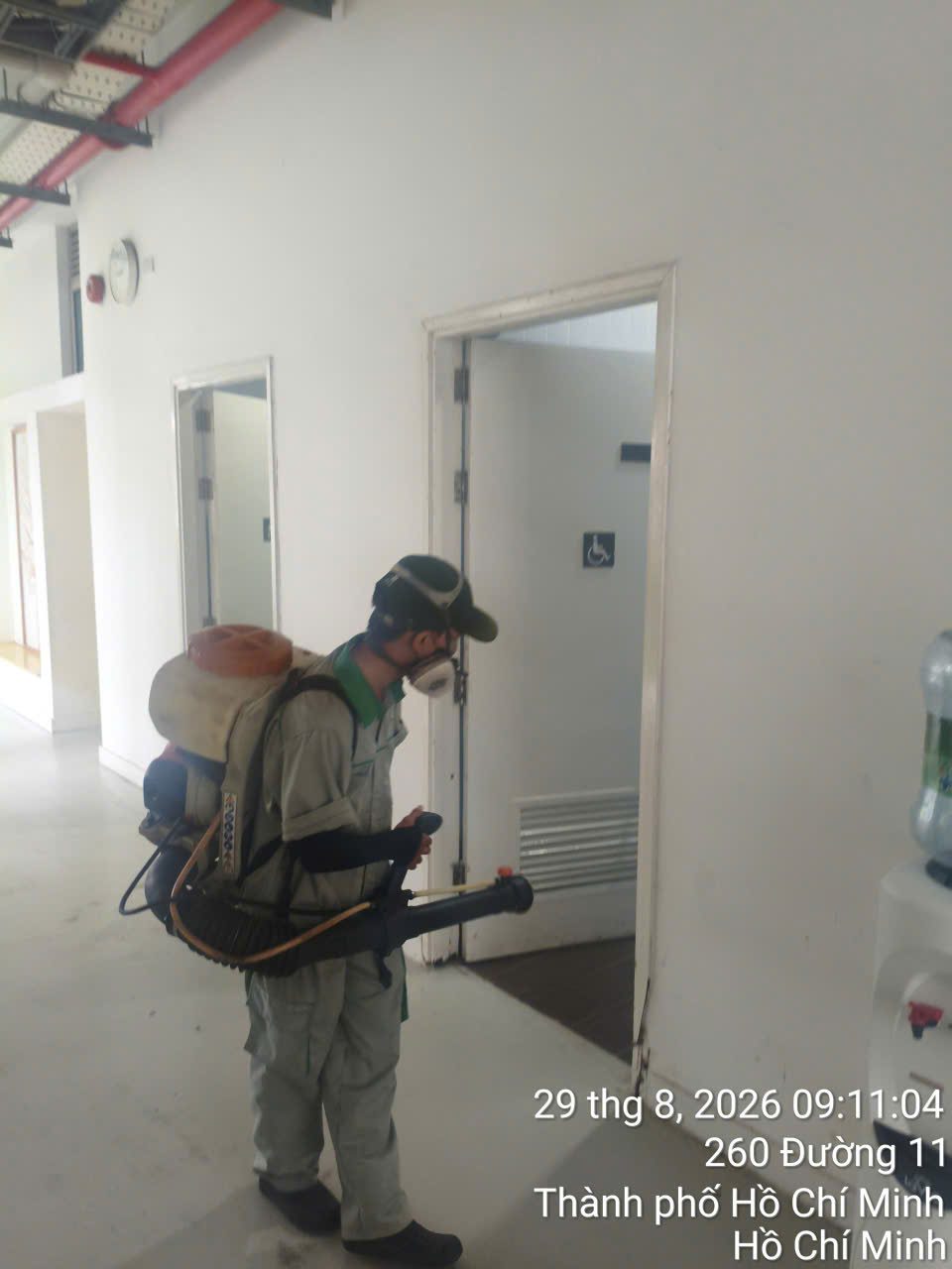Phun xử lý hành lang nối giữa các phòng chức năng của toà nhà