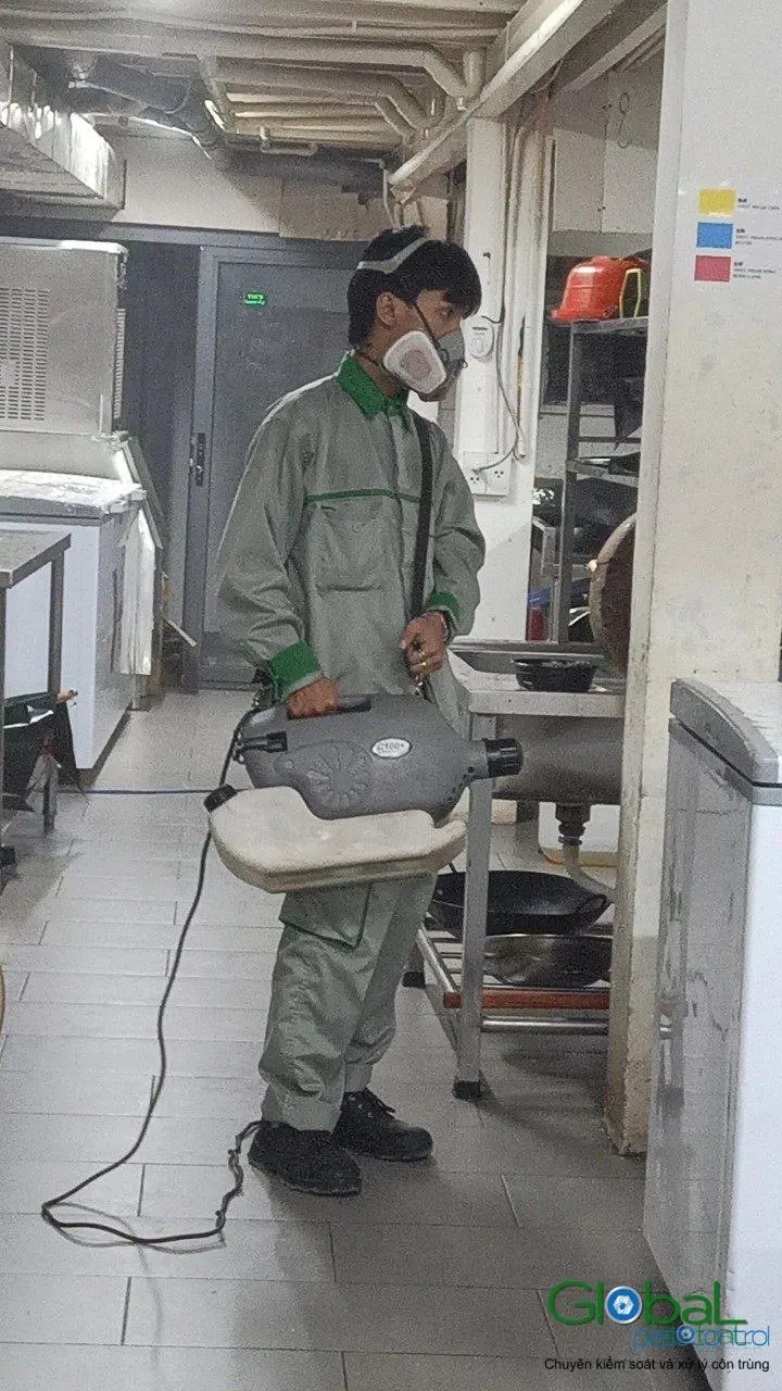 Phun diệt côn trùng định kỳ (đợt 10) — ảnh 2