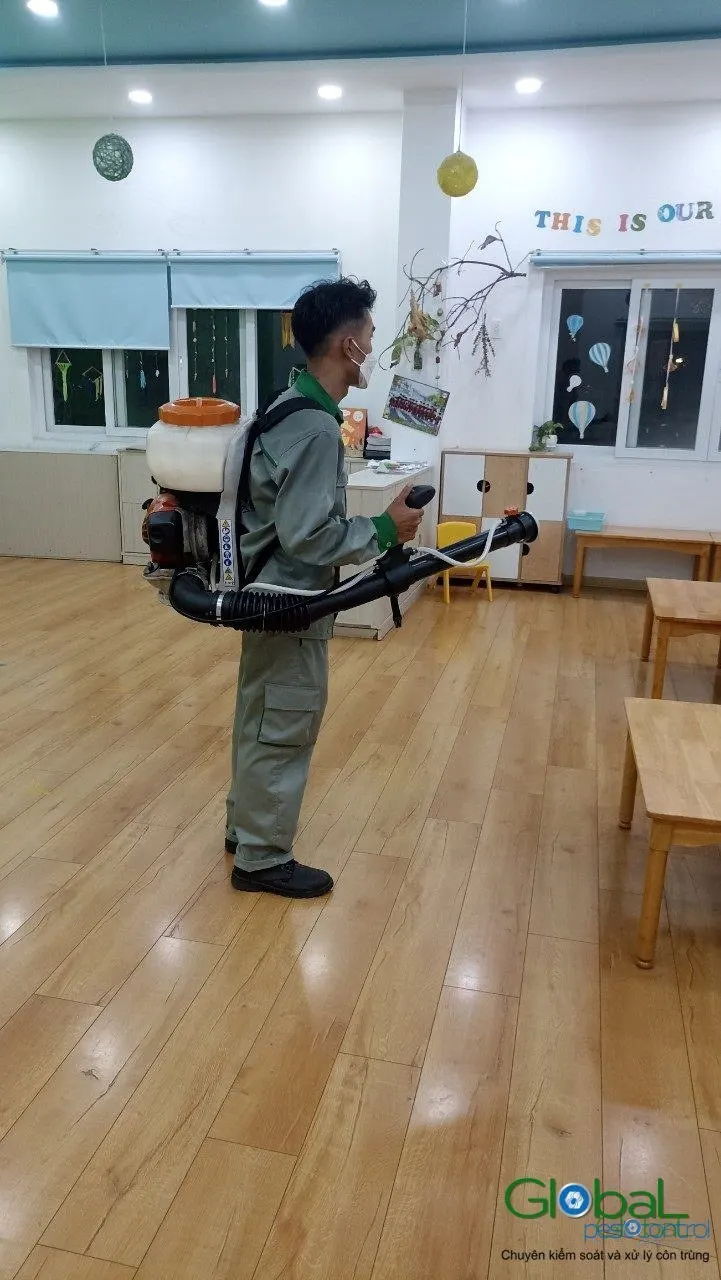 Phun diệt côn trùng định kỳ (đợt 9) — ảnh 1