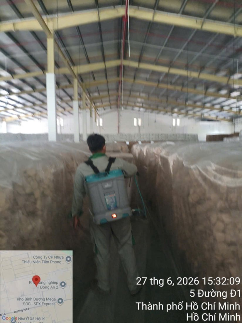 Xử lý trong kho hàng của nhà máy
